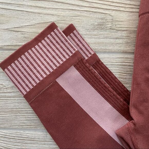 Fabletics Color Block Seamless High Waisted Leggings - Picture 5 of 10